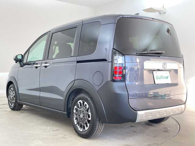 ホンダ フリード ハイブリット e:HEV クロスター 兵庫県 2025(令7)年 0.1千km メテオロイドグレーメタリック ・登録済未使用車/・純正9インチナビ/・フルセグ・BT・USB・Apple Car Play/・バックカメラ/・両側パワースライドドア/・衝突軽減ブレーキ/・路外逸脱抑制機能/・踏み間違い衝突軽減システム/・パーキングセンサー/・先行車発進お知らせ/・レーンキープアシスト/・ブラインドスポットモニター/・標識認識機能/・アダプティブクルーズコントロール/・ハーフレザー/・前席シートヒーター/・2列目サンシェード/・3列目サーキュレーター/・LEDヘッドライト/・フォグランプ/・オートライト/・オートマチックハイビーム/・プッシュスタート/・スマートキー/・スペアキー