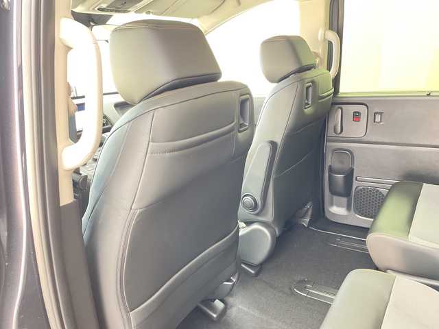 ホンダ フリード ハイブリット e:HEV クロスター 兵庫県 2025(令7)年 0.1千km メテオロイドグレーメタリック ・登録済未使用車/・純正9インチナビ/・フルセグ・BT・USB・Apple Car Play/・バックカメラ/・両側パワースライドドア/・衝突軽減ブレーキ/・路外逸脱抑制機能/・踏み間違い衝突軽減システム/・パーキングセンサー/・先行車発進お知らせ/・レーンキープアシスト/・ブラインドスポットモニター/・標識認識機能/・アダプティブクルーズコントロール/・ハーフレザー/・前席シートヒーター/・2列目サンシェード/・3列目サーキュレーター/・LEDヘッドライト/・フォグランプ/・オートライト/・オートマチックハイビーム/・プッシュスタート/・スマートキー/・スペアキー