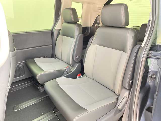 ホンダ フリード ハイブリット e:HEV クロスター 兵庫県 2025(令7)年 0.1千km メテオロイドグレーメタリック ・登録済未使用車/・純正9インチナビ/・フルセグ・BT・USB・Apple Car Play/・バックカメラ/・両側パワースライドドア/・衝突軽減ブレーキ/・路外逸脱抑制機能/・踏み間違い衝突軽減システム/・パーキングセンサー/・先行車発進お知らせ/・レーンキープアシスト/・ブラインドスポットモニター/・標識認識機能/・アダプティブクルーズコントロール/・ハーフレザー/・前席シートヒーター/・2列目サンシェード/・3列目サーキュレーター/・LEDヘッドライト/・フォグランプ/・オートライト/・オートマチックハイビーム/・プッシュスタート/・スマートキー/・スペアキー