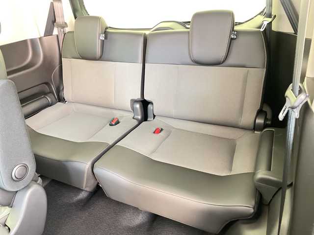 ホンダ フリード ハイブリット e:HEV クロスター 兵庫県 2025(令7)年 0.1千km メテオロイドグレーメタリック ・登録済未使用車/・純正9インチナビ/・フルセグ・BT・USB・Apple Car Play/・バックカメラ/・両側パワースライドドア/・衝突軽減ブレーキ/・路外逸脱抑制機能/・踏み間違い衝突軽減システム/・パーキングセンサー/・先行車発進お知らせ/・レーンキープアシスト/・ブラインドスポットモニター/・標識認識機能/・アダプティブクルーズコントロール/・ハーフレザー/・前席シートヒーター/・2列目サンシェード/・3列目サーキュレーター/・LEDヘッドライト/・フォグランプ/・オートライト/・オートマチックハイビーム/・プッシュスタート/・スマートキー/・スペアキー