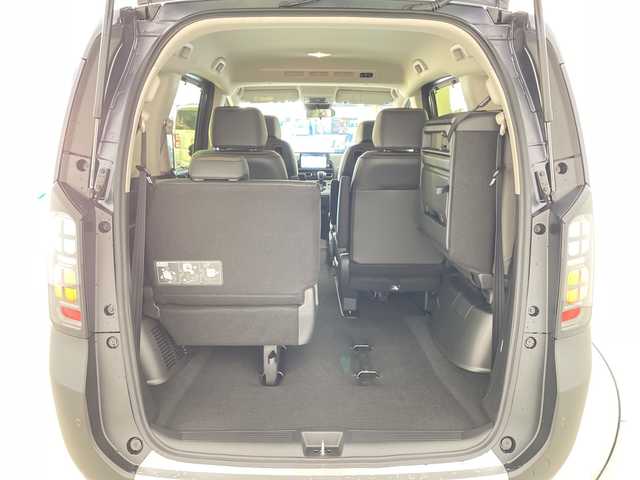 ホンダ フリード ハイブリット e:HEV クロスター 兵庫県 2025(令7)年 0.1千km メテオロイドグレーメタリック ・登録済未使用車/・純正9インチナビ/・フルセグ・BT・USB・Apple Car Play/・バックカメラ/・両側パワースライドドア/・衝突軽減ブレーキ/・路外逸脱抑制機能/・踏み間違い衝突軽減システム/・パーキングセンサー/・先行車発進お知らせ/・レーンキープアシスト/・ブラインドスポットモニター/・標識認識機能/・アダプティブクルーズコントロール/・ハーフレザー/・前席シートヒーター/・2列目サンシェード/・3列目サーキュレーター/・LEDヘッドライト/・フォグランプ/・オートライト/・オートマチックハイビーム/・プッシュスタート/・スマートキー/・スペアキー