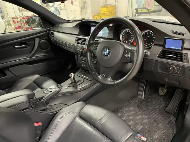 ＢＭＷ Ｍ３ クーペ 千葉県 2009(平21)年 6.7万km アルピンホワイトⅢ Mドライブパッケージ/カーボンルーフ/社外カーボンフロントスポイラー/社外カーボントランクスポイラ/ー/純正18インチAW/純正HDDナビ/バックカメラ