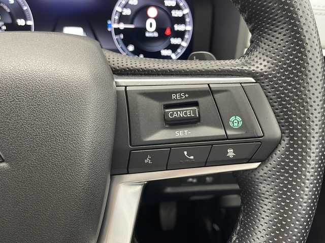 三菱 アウトランダー ＰＨＥＶ P 千葉県 2022(令4)年 3.2万km コスミックブルーマイカ ワンオーナー　/サンルーフ/純正ナビ（ＡｐｐｌＣａｒＰｌａｙ・ＢＴ・フルセグ）/全周囲カメラ　/純正前後ドライブレコーダー　/ビルトインＥＴＣ２．０　/前後クリアランスソナー　/ e-Assist/・衝突被害軽減ブレーキシステム/・踏み間違い衝突防止アシスト［EAPM］/・車線逸脱警報システム[LDW]/・車線維持支援機能［LKA］/・レーダークルーズコントロール/・後側方車両検知警報システム [BSW]/・標識認識システム[TSR]/・ヘッドアップディスプレイ/・ブラインドスポットモニター/横滑り防止/アイドリングストップ/BOSEプレミアムサウンド/運転席・助手席シートヒーター/パワーバックドア/ステアリングヒーター/運転席・助手席パワーシート/純正フロアマット/純正20インチAW/オートライト/オートマチックハイビーム/LEDヘッドライト/フォグライト/スマートキー/プッシュスタート/保証書/取扱説明書