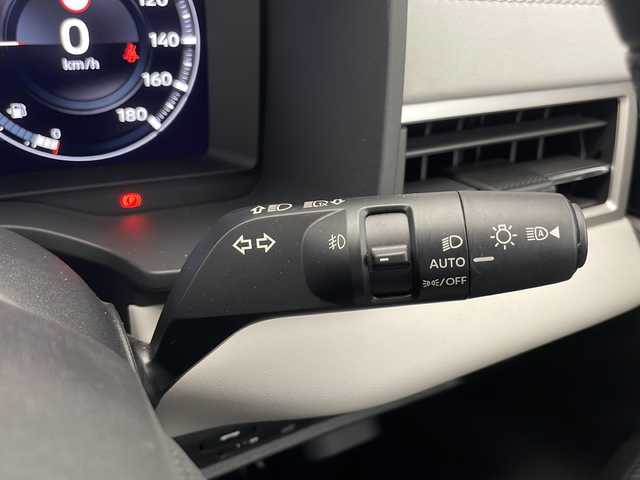 三菱 アウトランダー ＰＨＥＶ P 千葉県 2022(令4)年 3.2万km コスミックブルーマイカ ワンオーナー　/サンルーフ/純正ナビ（ＡｐｐｌＣａｒＰｌａｙ・ＢＴ・フルセグ）/全周囲カメラ　/純正前後ドライブレコーダー　/ビルトインＥＴＣ２．０　/前後クリアランスソナー　/ e-Assist/・衝突被害軽減ブレーキシステム/・踏み間違い衝突防止アシスト［EAPM］/・車線逸脱警報システム[LDW]/・車線維持支援機能［LKA］/・レーダークルーズコントロール/・後側方車両検知警報システム [BSW]/・標識認識システム[TSR]/・ヘッドアップディスプレイ/・ブラインドスポットモニター/横滑り防止/アイドリングストップ/BOSEプレミアムサウンド/運転席・助手席シートヒーター/パワーバックドア/ステアリングヒーター/運転席・助手席パワーシート/純正フロアマット/純正20インチAW/オートライト/オートマチックハイビーム/LEDヘッドライト/フォグライト/スマートキー/プッシュスタート/保証書/取扱説明書