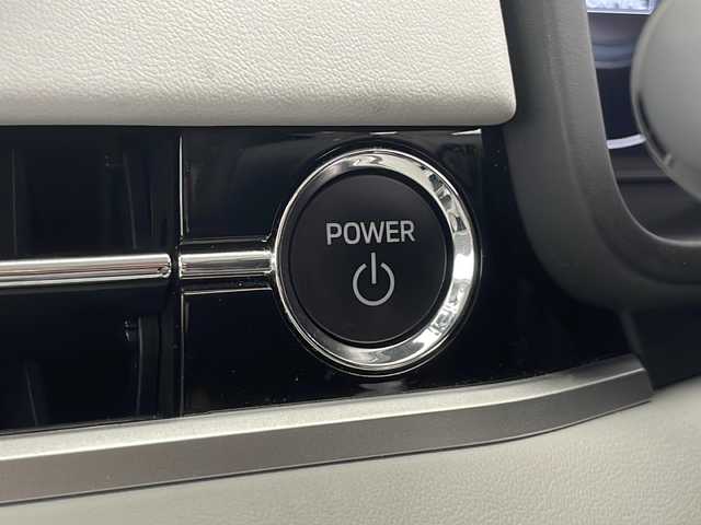 三菱 アウトランダー ＰＨＥＶ P 千葉県 2022(令4)年 3.2万km コスミックブルーマイカ ワンオーナー　/サンルーフ/純正ナビ（ＡｐｐｌＣａｒＰｌａｙ・ＢＴ・フルセグ）/全周囲カメラ　/純正前後ドライブレコーダー　/ビルトインＥＴＣ２．０　/前後クリアランスソナー　/ e-Assist/・衝突被害軽減ブレーキシステム/・踏み間違い衝突防止アシスト［EAPM］/・車線逸脱警報システム[LDW]/・車線維持支援機能［LKA］/・レーダークルーズコントロール/・後側方車両検知警報システム [BSW]/・標識認識システム[TSR]/・ヘッドアップディスプレイ/・ブラインドスポットモニター/横滑り防止/アイドリングストップ/BOSEプレミアムサウンド/運転席・助手席シートヒーター/パワーバックドア/ステアリングヒーター/運転席・助手席パワーシート/純正フロアマット/純正20インチAW/オートライト/オートマチックハイビーム/LEDヘッドライト/フォグライト/スマートキー/プッシュスタート/保証書/取扱説明書