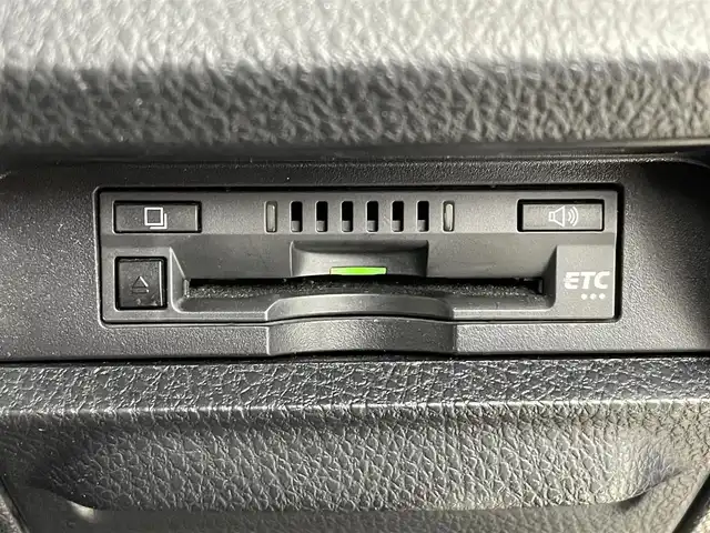 トヨタ ヴォクシー ZS 煌Ⅱ 群馬県 2019(平31)年 4万km ホワイトパールクリスタルシャイン 純正9インチSDナビ　（NSZT-Y68T）/フルセグTV/AM/FM/Bluetooth/DVD/CD/バックカメラ/ETC/前後ドライブレコーダー/両側パワースライドドア/トヨタセーフティセンス/・プリクラッシュセーフティ/・レーンディパーチャーアラート/・オートマチックハイビーム/先行車発進告知/インテリジェントクリアランスソナー/・パーキングサポートブレーキ【静止物】/LEDヘッドライト/LEDフォグランプ/クルーズコントロール/アイドリングストップ/プッシュスタート/スマートキー