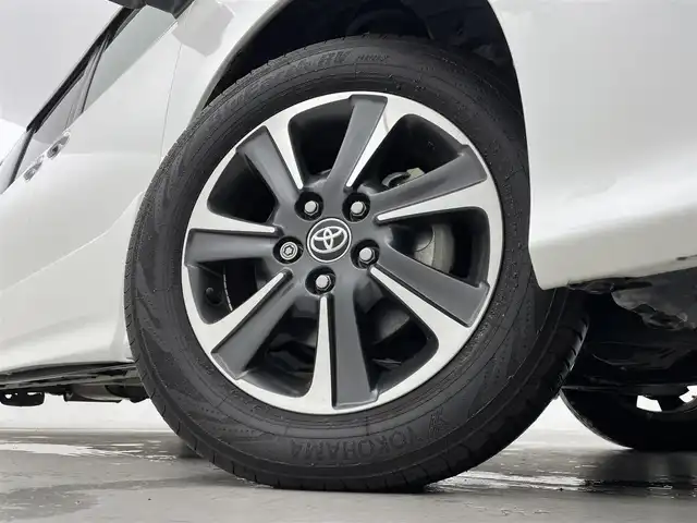 トヨタ ヴォクシー ZS 煌Ⅱ 群馬県 2019(平31)年 4万km ホワイトパールクリスタルシャイン 純正9インチSDナビ　（NSZT-Y68T）/フルセグTV/AM/FM/Bluetooth/DVD/CD/バックカメラ/ETC/前後ドライブレコーダー/両側パワースライドドア/トヨタセーフティセンス/・プリクラッシュセーフティ/・レーンディパーチャーアラート/・オートマチックハイビーム/先行車発進告知/インテリジェントクリアランスソナー/・パーキングサポートブレーキ【静止物】/LEDヘッドライト/LEDフォグランプ/クルーズコントロール/アイドリングストップ/プッシュスタート/スマートキー