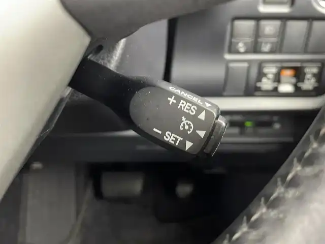 トヨタ ヴォクシー ZS 煌Ⅱ 群馬県 2019(平31)年 4万km ホワイトパールクリスタルシャイン 純正9インチSDナビ　（NSZT-Y68T）/フルセグTV/AM/FM/Bluetooth/DVD/CD/バックカメラ/ETC/前後ドライブレコーダー/両側パワースライドドア/トヨタセーフティセンス/・プリクラッシュセーフティ/・レーンディパーチャーアラート/・オートマチックハイビーム/先行車発進告知/インテリジェントクリアランスソナー/・パーキングサポートブレーキ【静止物】/LEDヘッドライト/LEDフォグランプ/クルーズコントロール/アイドリングストップ/プッシュスタート/スマートキー