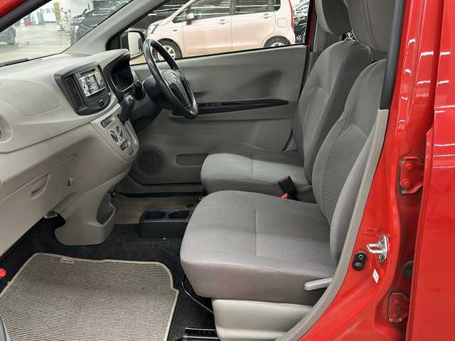 ダイハツ ミラ イース Lf SA 道央・札幌 2014(平26)年 16.6万km シャイニングレッド /4WD//アイドリングストップ//CD//ミュージックサーバー//ミュージックプレイヤー接続(AUX)//布シート//アルミホイール社外14インチ//ABS//横滑り防止装置//衝突被害軽減システム//ダブルエアバック//パワーウィンドウ//パワーステアリング