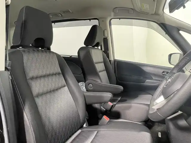 日産 セレナ ハイウェイスター V 大阪府 2021(令3)年 2.8万km ダイヤモンドブラック プロパイロット 純正ナビ(フルセグ/DVD再生/Bluetooth) 360カメラ ETC 両側パワースライドドア 後席モニター デジタルインナーミラー 衝突軽減 BSM クリアランスソナー ドラレコ