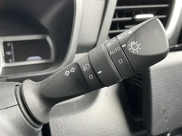 トヨタ ルーミー カスタムG 千葉県 2021(令3)年 2.6万km レーザーブルークリスタルシャイン 純正9インチナビ /【型式：NSZT-Y68T】/Bluetooth/CD/DVD/フルセグTV/SD/バックカメラ /両側パワースライドドア /ビルトインETC2.0/レーダークルーズコントロール /LEDヘッドライト /オートライト /オートハイビーム/D/N席シートヒーター/電動パーキングブレーキ/衝突被害軽減ブレーキ