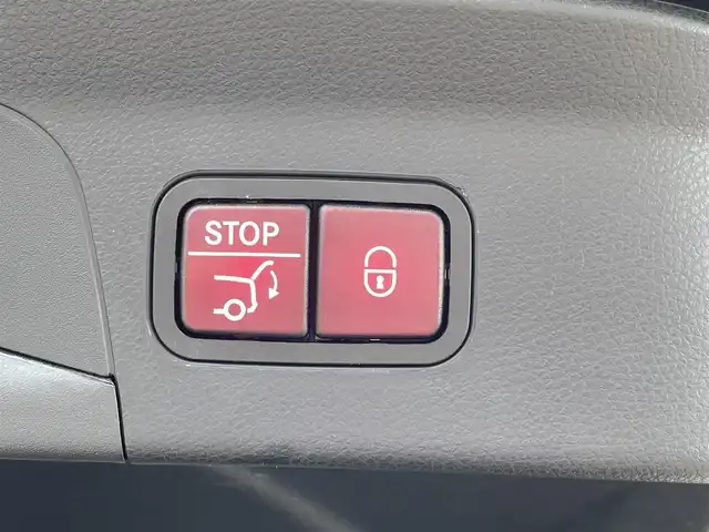 メルセデス・ベンツ ＧＬＣ２２０ d 4マチック クーペ スポーツ 福岡県 2018(平30)年 5.6万km オブシディアンブラック 純正ナビ（AM/FM/BT）/前席パワーシート（メモリ付き）/全席シートヒーター/クルーズコントロール/バックカメラ/アラウンドビューモニター/ヘッドアップディスプレイ/ブラインドスポットアシスト/アテンションアシスト/アクティブブレーキアシスト/パワーバックドア/ステアリングパイロット/デュアルエアコン/ETC/純正フロアマット/純正19インチアルミホイール/プッシュスタート/スマートキー/スペアキー×１/保証書