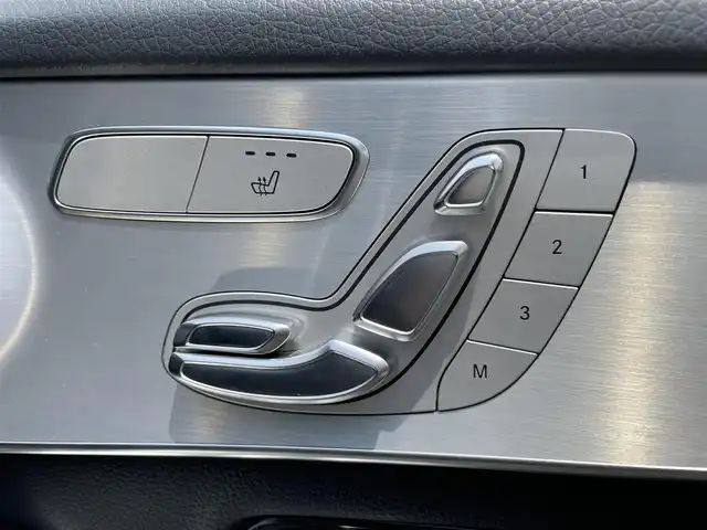 メルセデス・ベンツ ＧＬＣ２２０ d 4マチック クーペ スポーツ 福岡県 2018(平30)年 5.6万km オブシディアンブラック 純正ナビ（AM/FM/BT）/前席パワーシート（メモリ付き）/全席シートヒーター/クルーズコントロール/バックカメラ/アラウンドビューモニター/ヘッドアップディスプレイ/ブラインドスポットアシスト/アテンションアシスト/アクティブブレーキアシスト/パワーバックドア/ステアリングパイロット/デュアルエアコン/ETC/純正フロアマット/純正19インチアルミホイール/プッシュスタート/スマートキー/スペアキー×１/保証書