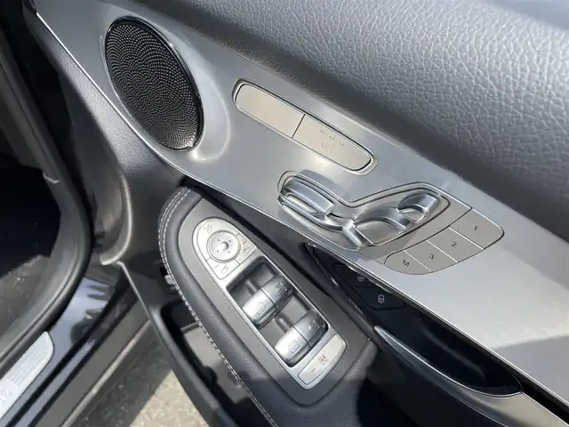 メルセデス・ベンツ ＧＬＣ２２０ d 4マチック クーペ スポーツ 福岡県 2018(平30)年 5.6万km オブシディアンブラック 純正ナビ（AM/FM/BT）/前席パワーシート（メモリ付き）/全席シートヒーター/クルーズコントロール/バックカメラ/アラウンドビューモニター/ヘッドアップディスプレイ/ブラインドスポットアシスト/アテンションアシスト/アクティブブレーキアシスト/パワーバックドア/ステアリングパイロット/デュアルエアコン/ETC/純正フロアマット/純正19インチアルミホイール/プッシュスタート/スマートキー/スペアキー×１/保証書