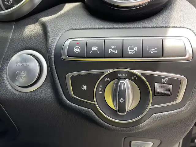 メルセデス・ベンツ ＧＬＣ２２０ d 4マチック クーペ スポーツ 福岡県 2018(平30)年 5.6万km オブシディアンブラック 純正ナビ（AM/FM/BT）/前席パワーシート（メモリ付き）/全席シートヒーター/クルーズコントロール/バックカメラ/アラウンドビューモニター/ヘッドアップディスプレイ/ブラインドスポットアシスト/アテンションアシスト/アクティブブレーキアシスト/パワーバックドア/ステアリングパイロット/デュアルエアコン/ETC/純正フロアマット/純正19インチアルミホイール/プッシュスタート/スマートキー/スペアキー×１/保証書