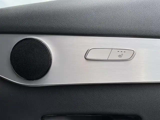 メルセデス・ベンツ ＧＬＣ２２０ d 4マチック クーペ スポーツ 福岡県 2018(平30)年 5.6万km オブシディアンブラック 純正ナビ（AM/FM/BT）/前席パワーシート（メモリ付き）/全席シートヒーター/クルーズコントロール/バックカメラ/アラウンドビューモニター/ヘッドアップディスプレイ/ブラインドスポットアシスト/アテンションアシスト/アクティブブレーキアシスト/パワーバックドア/ステアリングパイロット/デュアルエアコン/ETC/純正フロアマット/純正19インチアルミホイール/プッシュスタート/スマートキー/スペアキー×１/保証書