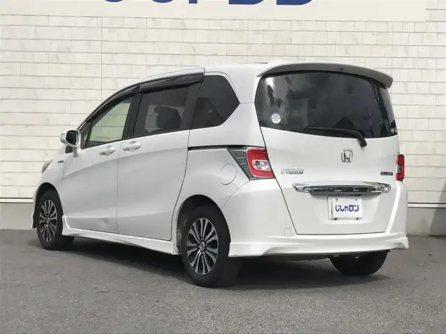 ホンダ フリード ハイブリット ジャストセレクション 栃木県 2015(平27)年 8.3万km ホワイトオーキッドパール 株)IDOMが運営する【じしゃロン小山店】の自社ローン専用車両になります。こちらは現金またはオートローンご利用時の価格です。自社ローンご希望の方は別途その旨お申付け下さい//禁煙車/純正フルセグナビ/（CD/DVD/AM/FMラジオ）/(Bluetooth)/スマートキー/バックカメラ/クルーズコントロール/ＥＴＣ/パワースライドドア/ステアリングリモコン/電動格納ドアミラー/パワーウインドウ/防眩ミラー/オートライト