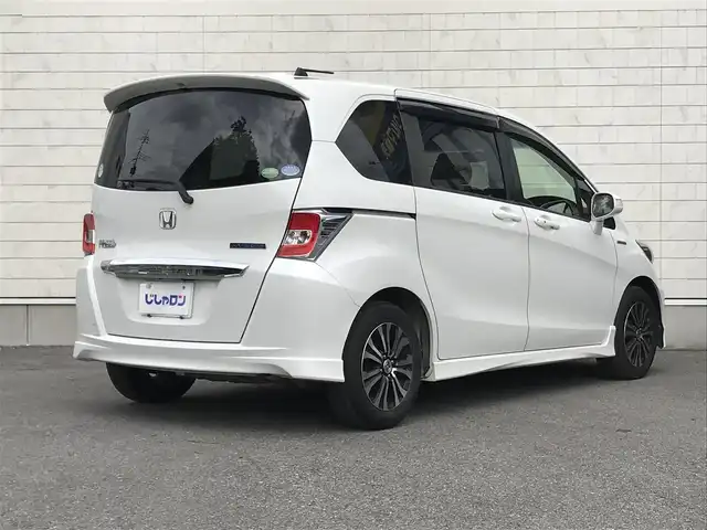 ホンダ フリード ハイブリット ジャストセレクション 栃木県 2015(平27)年 8.3万km ホワイトオーキッドパール 株)IDOMが運営する【じしゃロン小山店】の自社ローン専用車両になります。こちらは現金またはオートローンご利用時の価格です。自社ローンご希望の方は別途その旨お申付け下さい//禁煙車/純正フルセグナビ/（CD/DVD/AM/FMラジオ）/(Bluetooth)/スマートキー/バックカメラ/クルーズコントロール/ＥＴＣ/パワースライドドア/ステアリングリモコン/電動格納ドアミラー/パワーウインドウ/防眩ミラー/オートライト