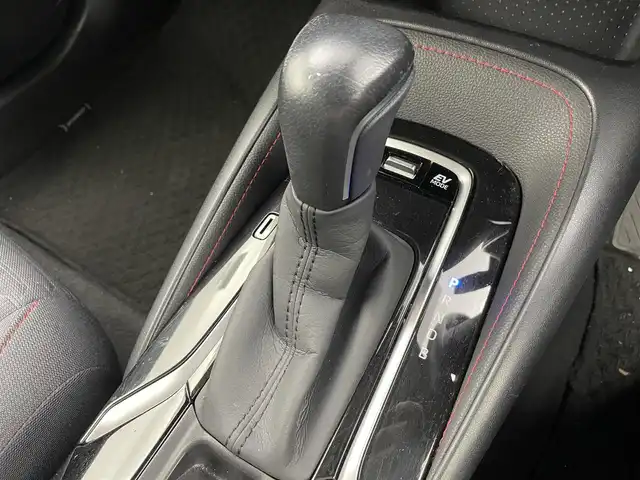 トヨタ カローラ スポーツ ハイブリッドG Z 富山県 2019(令1)年 3.1万km アティチュードブラックマイカ 純正9型ナビ（AM/FM/DVD/BT/フルセグ）/バックカメラ/ドライブレコーダー/ETC/衝突被害軽減システム/レーダークルーズコントロール/レーンキープアシスト/横滑り防止装置/アイドリングストップ/オートLEDライト/オートマチックハイビーム/純正アルミホイール/純正フロアマット/革巻きステアリング/ステアリングスイッチ/オートホールド付電子パーキング/スマートキー