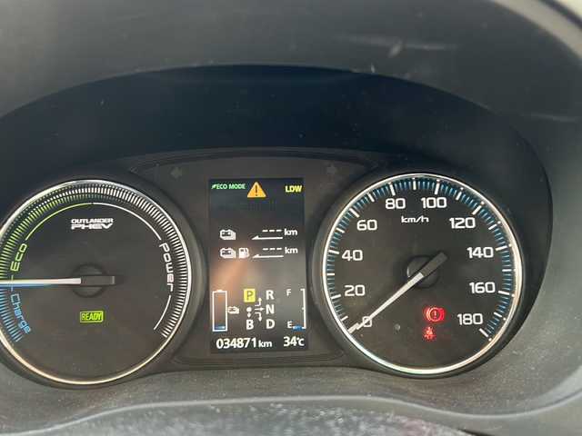 三菱 アウトランダー ＰＨＥＶ G ナビパッケージ 秋田県 2014(平26)年 3.5万km 赤 ４WD/追従機能付きクルーズコントロール/社外スタッドレスタイヤ積み込み/キャリア付き/プラグインハイブリッド/ETC/ペット毛