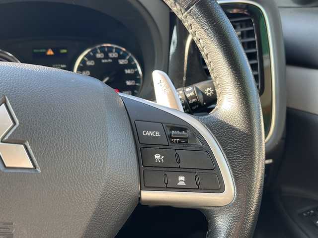 三菱 アウトランダー ＰＨＥＶ G ナビパッケージ 秋田県 2014(平26)年 3.5万km 赤 ４WD/追従機能付きクルーズコントロール/社外スタッドレスタイヤ積み込み/キャリア付き/プラグインハイブリッド/ETC/ペット毛