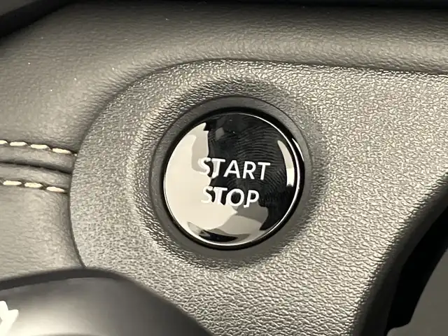 日産 セレナ e－パワー ハイウェイスター V 栃木県 2025(令7)年 0.1千km プリズムホワイト 登録済未使用車/NissanConnectナビゲーションシステム/　（Bluetooth/フルセグTV/USB）/インテリジェント アラウンドビューモニター/6スピーカー/プロパイロット（ナビリンク機能付）/プロパイロット緊急停止支援システム/ワイヤレス充電器/オートレベライザー/ETC2.0ユニット（ビルトインタイプ）/ドライブレコーダー（前後セット）/アダプティブLEDヘッドライトシステム/インテリジェント ルームミラー/アドバンスドドライブアシストディスプレイ/　　　　　　　　　　　　　　（12.3インチカラーディスプレイ）/統合型インターフェースディスプレイ/ヘッドランプ オートレベライザー/アダプティブLEDヘッドライトシステム/純正16インチAW
