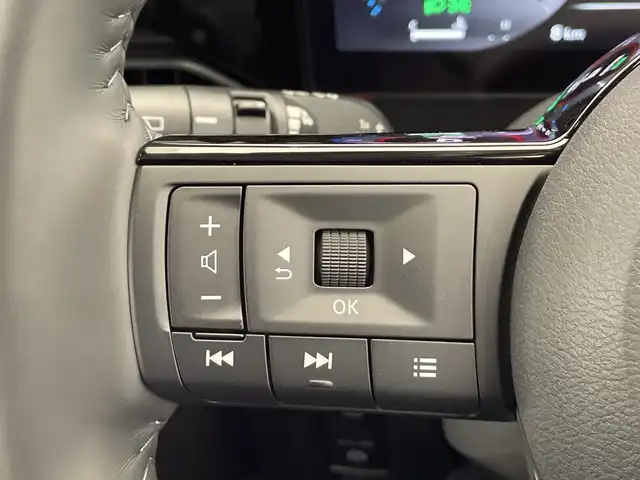 日産 セレナ e－パワー ハイウェイスター V 栃木県 2025(令7)年 0.1千km プリズムホワイト 登録済未使用車/NissanConnectナビゲーションシステム/　（Bluetooth/フルセグTV/USB）/インテリジェント アラウンドビューモニター/6スピーカー/プロパイロット（ナビリンク機能付）/プロパイロット緊急停止支援システム/ワイヤレス充電器/オートレベライザー/ETC2.0ユニット（ビルトインタイプ）/ドライブレコーダー（前後セット）/アダプティブLEDヘッドライトシステム/インテリジェント ルームミラー/アドバンスドドライブアシストディスプレイ/　　　　　　　　　　　　　　（12.3インチカラーディスプレイ）/統合型インターフェースディスプレイ/ヘッドランプ オートレベライザー/アダプティブLEDヘッドライトシステム/純正16インチAW