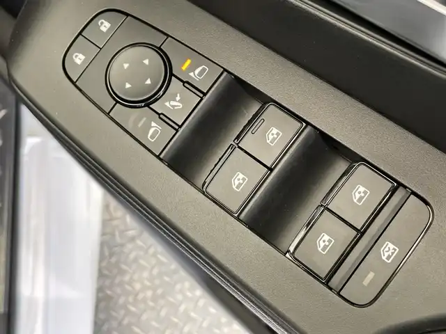 日産 セレナ e－パワー ハイウェイスター V 栃木県 2025(令7)年 0.1千km プリズムホワイト 登録済未使用車/NissanConnectナビゲーションシステム/　（Bluetooth/フルセグTV/USB）/インテリジェント アラウンドビューモニター/6スピーカー/プロパイロット（ナビリンク機能付）/プロパイロット緊急停止支援システム/ワイヤレス充電器/オートレベライザー/ETC2.0ユニット（ビルトインタイプ）/ドライブレコーダー（前後セット）/アダプティブLEDヘッドライトシステム/インテリジェント ルームミラー/アドバンスドドライブアシストディスプレイ/　　　　　　　　　　　　　　（12.3インチカラーディスプレイ）/統合型インターフェースディスプレイ/ヘッドランプ オートレベライザー/アダプティブLEDヘッドライトシステム/純正16インチAW