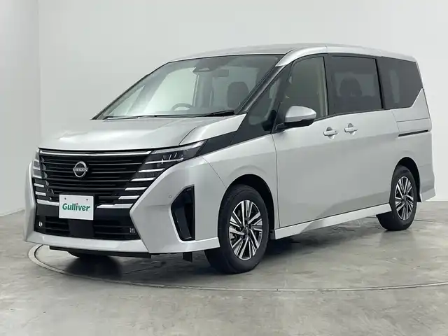 日産 セレナ e－パワー ハイウェイスター V 群馬県 2025(令7)年 0.1千km ブリリアントシルバー 登録済未使用車　純正１２．３型ナビ　アダプティブクルーズコントロール　全周囲カメラ　レーンキープアシスト　衝突被害軽減ブレーキ　ＥＴＣ２．０　コーナーセンサー　両側パワースライドドア　ＬＥＤライト