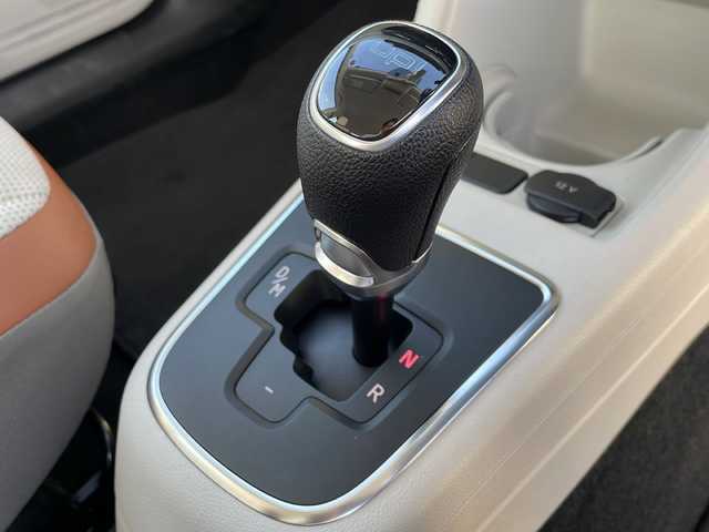 フォルクスワーゲン アップ！ ハイアップ！ 岩手県 2013(平25)年 6.6万km 白 衝突被害軽減機能　ナビ　Ｂｌｕｅｔｏｏｔｈ　ＣＤ／ＤＶＤ再生　フルセグ　ＥＴＣ　フロアマット　前席シートヒーター　純正１５インチアルミホイール　前後フォグランプ　ＬＥＤヘッドライト　リモコンキー