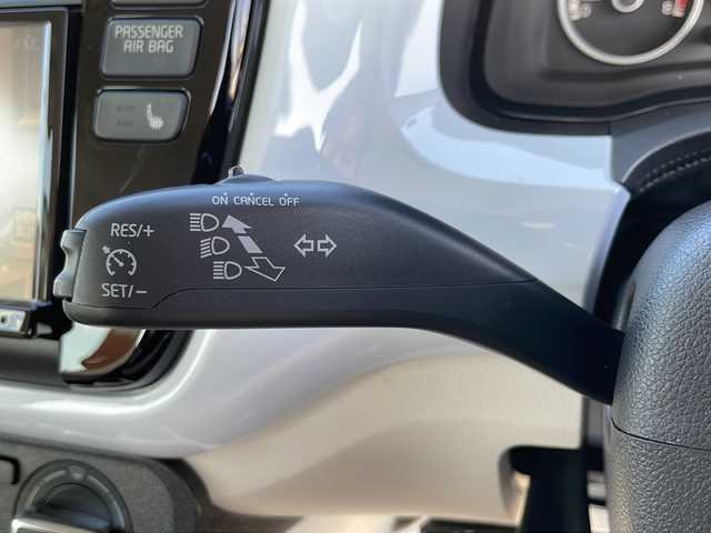 フォルクスワーゲン アップ！ ハイアップ！ 岩手県 2013(平25)年 6.6万km 白 衝突被害軽減機能　ナビ　Ｂｌｕｅｔｏｏｔｈ　ＣＤ／ＤＶＤ再生　フルセグ　ＥＴＣ　フロアマット　前席シートヒーター　純正１５インチアルミホイール　前後フォグランプ　ＬＥＤヘッドライト　リモコンキー