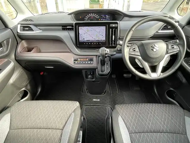 スズキ ソリオ バンディット HV MV 道央・札幌 2023(令5)年 8.3万km キャラバンアイボリーパールM / ガンメタリック2トーン ・4WD/・純正９インチナビ/(フルセグ/AM/FM/CD/DVD/BT)/・全方位カメラ/・衝突軽減ブレーキ/・純正ドライブレコーダー/・両側パワースライドドア/・D席/N席シートヒーター/・冬タイヤ　15インチ積込/・純正　15インチAW/・純正フロアマット/・アイドリングストップ/・クルーズコントロール（追従走行有）/・リアコーナーセンサー/・レーンキープアシスト/・LEDヘッドライ/・オートライト/・フォグランプ/・ポップアップディスプレイ/・盗難防止装置/・ABS/・横滑り防止装置/・スマートキー/・プッシュスタート/・スペアキー/・USB充電typeAtypeC/・後席サーキュレーター