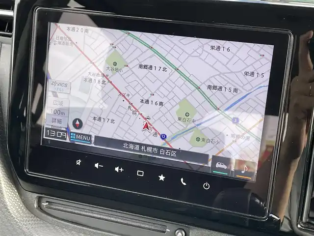 スズキ ソリオ バンディット HV MV 道央・札幌 2023(令5)年 8.3万km キャラバンアイボリーパールM / ガンメタリック2トーン ・4WD/・純正９インチナビ/(フルセグ/AM/FM/CD/DVD/BT)/・全方位カメラ/・衝突軽減ブレーキ/・純正ドライブレコーダー/・両側パワースライドドア/・D席/N席シートヒーター/・冬タイヤ　15インチ積込/・純正　15インチAW/・純正フロアマット/・アイドリングストップ/・クルーズコントロール（追従走行有）/・リアコーナーセンサー/・レーンキープアシスト/・LEDヘッドライ/・オートライト/・フォグランプ/・ポップアップディスプレイ/・盗難防止装置/・ABS/・横滑り防止装置/・スマートキー/・プッシュスタート/・スペアキー/・USB充電typeAtypeC/・後席サーキュレーター