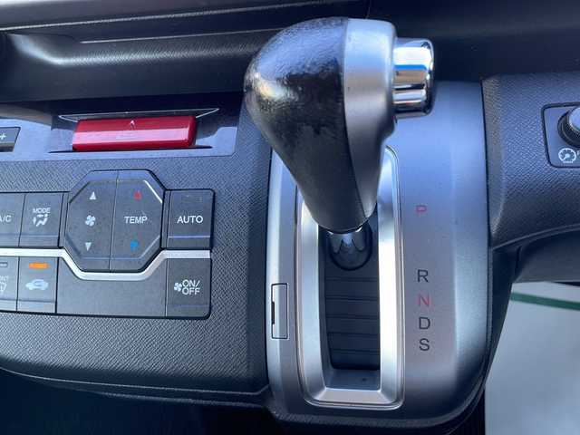 ホンダ ステップワゴン スパーダ Z クールスピリット 栃木県 2012(平24)年 8.2万km プレミアムスパークルブラックパール 純正ナビ/CD/DVD/TV/USB/ビデオ/VSA（ABS＋TCS＋横すべり抑制）+ヒルスタートアシスト機能/バックカメラ/ドライブレコーダー/ETC/アイドリングストップシステム/エコアシスト（ECONモード、コーチング機能）/クルーズコントロール/アクティブコーナリングライト/両側パワースライドドア/Hondaスマートキーシステム/盗難防止装置/スパーダ専用17インチアルミホイール/フォグライト/パドルシフト/ドアバイザー/HIDベットライト/オートライト