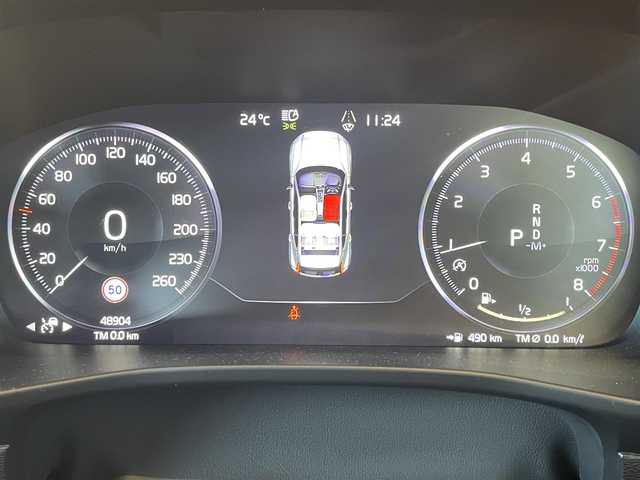 ボルボ ＸＣ４０ T4 AWD Rデザイン 高知県 2020(令2)年 4.9万km 白 ワンオーナー/純正HDDナビ/【BT/フルセグTV/Applecarplay】/ハーマンカードンスピーカー/全方位/フロント/両サイド/バックカメラ/純正ドライブレコーダー/クルーズコントロール(追従走行有り)/衝突被害軽減ブレーキ(プリクラッシュセーフティ：PCS)/パーキングサポートブレーキ/車線逸脱警報/車線逸脱制御/ブラインドスポットモニター(後側方車両検知警報：BSM)/ロードサインアシスト(標識読み取りディスプレイ：RSA)/横滑り防止/ルーフレール/ハーフレザーシート/ステアリングヒーター/シートヒーター【全席】/パワーシート(メモリ機能有り)/コーナー、バックセンサー/パワーバックドア/オートホールド/オートワイパー/オートライト/純正LEDライト/スマートキー/プッシュスタート/置くだけ充電/アイドリングストップ/純正アルミホイール 19インチ/フロアマット/スペアキー×1【スマートキー】/新車時整備手帳（保証書）/取扱説明書/記録簿有