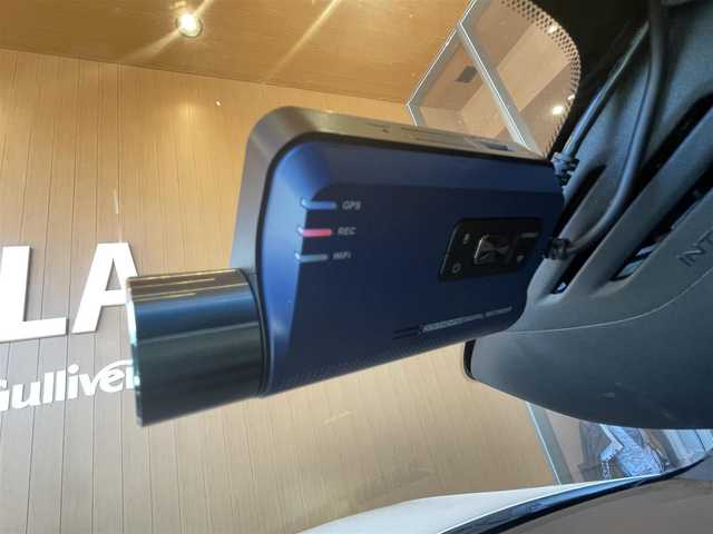 ボルボ ＸＣ４０ T4 AWD Rデザイン 高知県 2020(令2)年 4.9万km 白 ワンオーナー/純正HDDナビ/【BT/フルセグTV/Applecarplay】/ハーマンカードンスピーカー/全方位/フロント/両サイド/バックカメラ/純正ドライブレコーダー/クルーズコントロール(追従走行有り)/衝突被害軽減ブレーキ(プリクラッシュセーフティ：PCS)/パーキングサポートブレーキ/車線逸脱警報/車線逸脱制御/ブラインドスポットモニター(後側方車両検知警報：BSM)/ロードサインアシスト(標識読み取りディスプレイ：RSA)/横滑り防止/ルーフレール/ハーフレザーシート/ステアリングヒーター/シートヒーター【全席】/パワーシート(メモリ機能有り)/コーナー、バックセンサー/パワーバックドア/オートホールド/オートワイパー/オートライト/純正LEDライト/スマートキー/プッシュスタート/置くだけ充電/アイドリングストップ/純正アルミホイール 19インチ/フロアマット/スペアキー×1【スマートキー】/新車時整備手帳（保証書）/取扱説明書/記録簿有