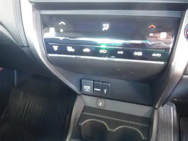 ホンダ グレイス ハイブリッド EX 東京都 2015(平27)年 7.3万km グレー ワンオーナー車/保証書あり/純正ナビ・TV/　BLUETOOTH・HDMI/　バックカメラ・ビルトインETC/ドライブレコーダー/ハーフレザーシート/　前席シートヒーター/あんしんパッケージ/パドルシフト/　クルーズコントロール/モデューロサイドスポイラー/LEDヘッドライト/電動コーナーポール/イルミスカッフプレート/スマートキー×2個