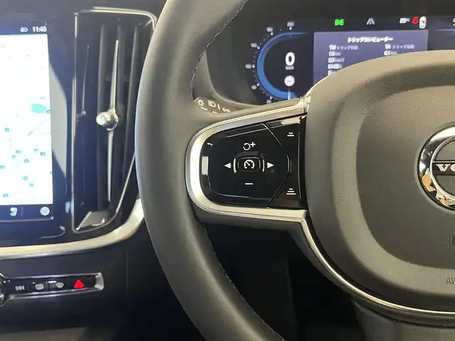 ボルボ Ｖ６０ アルティメット B4 岐阜県 2022(令4)年 0.5万km ゴールド リアシートヒーター/ステアリングホイールヒーター/ネットポケット（トンネルコンソール）/全車速追従機能ACC(アダプティブクルーズコントロール)/パイロット・アシスト（車線維持支援機能）/360度ビューカメラ/harman/kardon/ヘッドアップディスプレイ/ベンチレーション機能/電動リアゲート