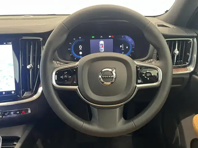 ボルボ Ｖ６０ アルティメット B4 岐阜県 2022(令4)年 0.5万km ゴールド リアシートヒーター/ステアリングホイールヒーター/ネットポケット（トンネルコンソール）/全車速追従機能ACC(アダプティブクルーズコントロール)/パイロット・アシスト（車線維持支援機能）/360度ビューカメラ/harman/kardon/ヘッドアップディスプレイ/ベンチレーション機能/電動リアゲート