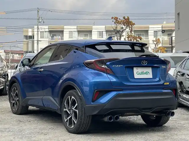 トヨタ Ｃ－ＨＲ G 東京都 2017(平29)年 3.2万km コバルトブルーメタリック 純正メモリナビ(NSZT-Y66T)/　(フルセグTV/Bluetooth/SD/DVD)/バックカメラ/ビルトインETC2.0/前後ドライブレコーダー/ブラックレザーシート/前席シートヒーター/TOYOTA Safety Sense P/・レーダークルーズ コントロール/・プリクラッシュセーフティ/・レーンディパーチャーアラート/・先行車発進告知機能/・オートマチックハイビーム/ブラインドスポットモニター/クリアランスソナー/横滑り防止機能/純正18インチアルミホイール/純正LEDヘッドライト/スマートキー/純正フロアマット/カーテンエアバック/スペアキー1本/保証書/取扱説明書