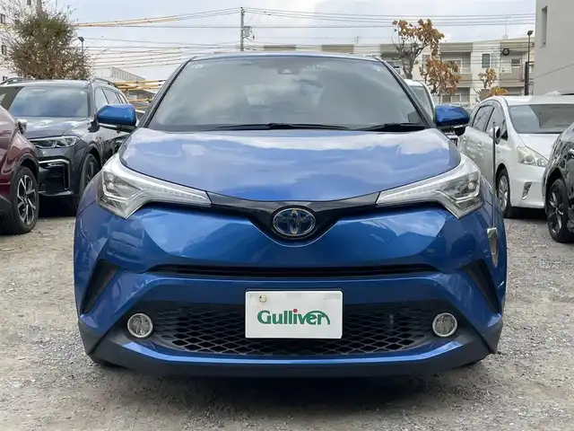 トヨタ Ｃ－ＨＲ G 東京都 2017(平29)年 3.2万km コバルトブルーメタリック 純正メモリナビ(NSZT-Y66T)/　(フルセグTV/Bluetooth/SD/DVD)/バックカメラ/ビルトインETC2.0/前後ドライブレコーダー/ブラックレザーシート/前席シートヒーター/TOYOTA Safety Sense P/・レーダークルーズ コントロール/・プリクラッシュセーフティ/・レーンディパーチャーアラート/・先行車発進告知機能/・オートマチックハイビーム/ブラインドスポットモニター/クリアランスソナー/横滑り防止機能/純正18インチアルミホイール/純正LEDヘッドライト/スマートキー/純正フロアマット/カーテンエアバック/スペアキー1本/保証書/取扱説明書