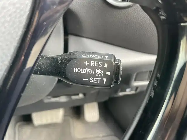 トヨタ Ｃ－ＨＲ G 東京都 2017(平29)年 3.2万km コバルトブルーメタリック 純正メモリナビ(NSZT-Y66T)/　(フルセグTV/Bluetooth/SD/DVD)/バックカメラ/ビルトインETC2.0/前後ドライブレコーダー/ブラックレザーシート/前席シートヒーター/TOYOTA Safety Sense P/・レーダークルーズ コントロール/・プリクラッシュセーフティ/・レーンディパーチャーアラート/・先行車発進告知機能/・オートマチックハイビーム/ブラインドスポットモニター/クリアランスソナー/横滑り防止機能/純正18インチアルミホイール/純正LEDヘッドライト/スマートキー/純正フロアマット/カーテンエアバック/スペアキー1本/保証書/取扱説明書