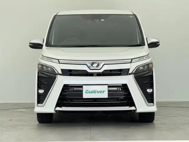 トヨタ ヴォクシー ZS 煌Ⅱ 愛知県 2020(令2)年 4.9万km ホワイトパールクリスタルシャイン セーフティセンス/フリップダウンモニター/純正SDナビ/CD/BT/SD/USB/フルセグ/バックカメラ/両側パワースライドドア/LEDオートライト/クルーズコントロール/純正16インチアルミホイール/ドアバイザー/ビルトインETC2.0/スマートキー