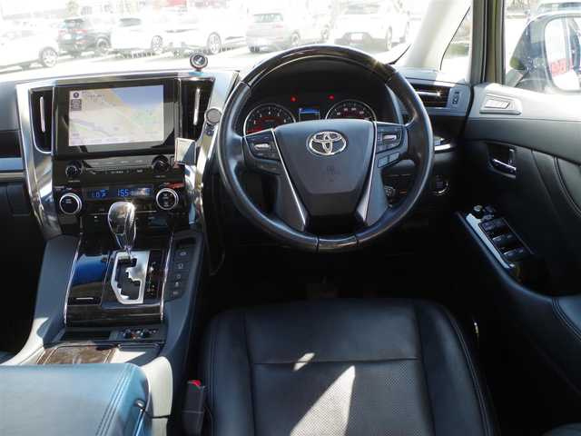 トヨタ アルファード S Cパッケージ 千葉県 2020(令2)年 5.3万km ホワイトパールクリスタルシャイン Toyota Safety Sense/・プリクラッシュセーフティ/・レーンディパーチャーアラート/・オートハイビーム/・レーダークルーズコントロール/・ブラインドスポットモニター/ツインムーンルーフ/両側パワースライドドア/パワーバックドア/10.5インチ純正コネクティッドナビ/バックカメラ/リバース連動ドアミラー（左/右）/ドライブレコーダー（前後撮影）【DRC-35M】/前席パワーシート/エアシート/シートヒーター/助手席/後席オットマン/ETC（2.0）/3眼LEDヘッドライト/フォグライト/ウインカーミラー/コンビハンドル/ステアリングヒーター/ステアリングスイッチ/クリアランスソナー/純正18インチアルミホイル/サイド/カーテンエアバッグ/スマートキー