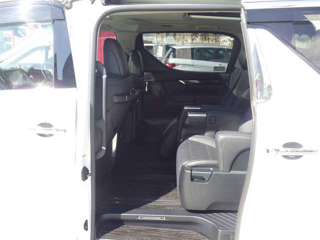 トヨタ アルファード S Cパッケージ 千葉県 2020(令2)年 5.3万km ホワイトパールクリスタルシャイン Toyota Safety Sense/・プリクラッシュセーフティ/・レーンディパーチャーアラート/・オートハイビーム/・レーダークルーズコントロール/・ブラインドスポットモニター/ツインムーンルーフ/両側パワースライドドア/パワーバックドア/10.5インチ純正コネクティッドナビ/バックカメラ/リバース連動ドアミラー（左/右）/ドライブレコーダー（前後撮影）【DRC-35M】/前席パワーシート/エアシート/シートヒーター/助手席/後席オットマン/ETC（2.0）/3眼LEDヘッドライト/フォグライト/ウインカーミラー/コンビハンドル/ステアリングヒーター/ステアリングスイッチ/クリアランスソナー/純正18インチアルミホイル/サイド/カーテンエアバッグ/スマートキー