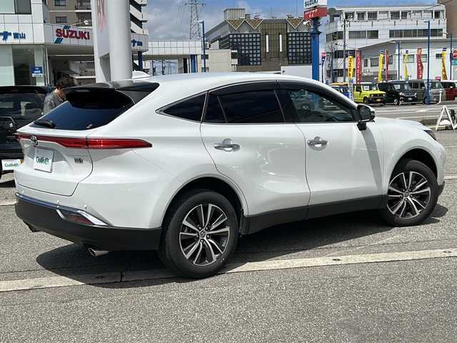 トヨタ ハリアー ハイブリッド G 富山県 2023(令5)年 2.9万km プラチナホワイトパールマイカ ワンオーナー/スマートキー/ハーフレザーシート/ディスプレイオーディオ/フルセグTV/4WD/衝突安全ブレーキ/Bluetooth/ビルトインETC2.0/バックカメラ/純正18インチAW/ACC/LEDヘッドライト/フォグランプ/純正フロアマット/ドアバイザー/横滑り防止装置/電動Pブレーキ/電動格納ウィンカーミラー/パワーバックドア/オートハイビーム/レーントレースアシスト/ブラインドスポットモニター/保証書/取扱説明書/ナビ取扱説明書/スペアキー（スマートキー）