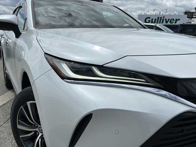 トヨタ ハリアー ハイブリッド G 富山県 2023(令5)年 2.9万km プラチナホワイトパールマイカ ワンオーナー/スマートキー/ハーフレザーシート/ディスプレイオーディオ/フルセグTV/4WD/衝突安全ブレーキ/Bluetooth/ビルトインETC2.0/バックカメラ/純正18インチAW/ACC/LEDヘッドライト/フォグランプ/純正フロアマット/ドアバイザー/横滑り防止装置/電動Pブレーキ/電動格納ウィンカーミラー/パワーバックドア/オートハイビーム/レーントレースアシスト/ブラインドスポットモニター/保証書/取扱説明書/ナビ取扱説明書/スペアキー（スマートキー）