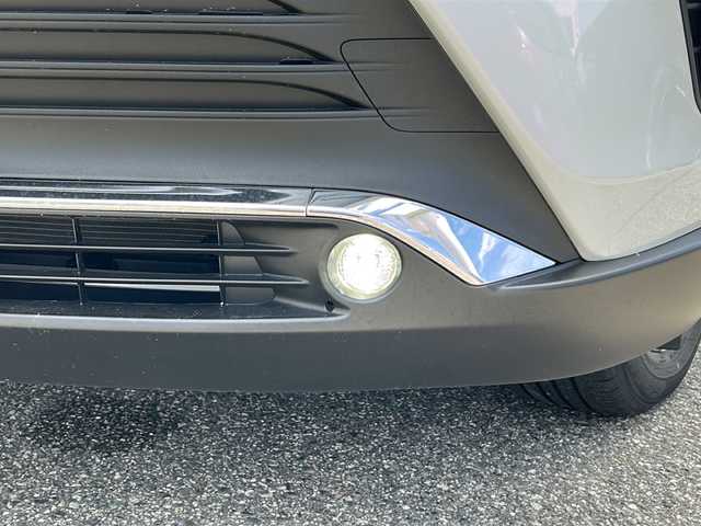 トヨタ ハリアー ハイブリッド G 富山県 2023(令5)年 2.9万km プラチナホワイトパールマイカ ワンオーナー/スマートキー/ハーフレザーシート/ディスプレイオーディオ/フルセグTV/4WD/衝突安全ブレーキ/Bluetooth/ビルトインETC2.0/バックカメラ/純正18インチAW/ACC/LEDヘッドライト/フォグランプ/純正フロアマット/ドアバイザー/横滑り防止装置/電動Pブレーキ/電動格納ウィンカーミラー/パワーバックドア/オートハイビーム/レーントレースアシスト/ブラインドスポットモニター/保証書/取扱説明書/ナビ取扱説明書/スペアキー（スマートキー）