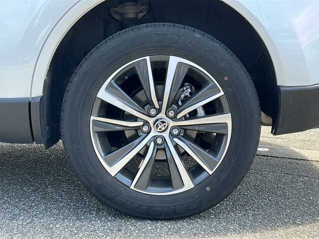 トヨタ ハリアー ハイブリッド G 富山県 2023(令5)年 2.9万km プラチナホワイトパールマイカ ワンオーナー/スマートキー/ハーフレザーシート/ディスプレイオーディオ/フルセグTV/4WD/衝突安全ブレーキ/Bluetooth/ビルトインETC2.0/バックカメラ/純正18インチAW/ACC/LEDヘッドライト/フォグランプ/純正フロアマット/ドアバイザー/横滑り防止装置/電動Pブレーキ/電動格納ウィンカーミラー/パワーバックドア/オートハイビーム/レーントレースアシスト/ブラインドスポットモニター/保証書/取扱説明書/ナビ取扱説明書/スペアキー（スマートキー）
