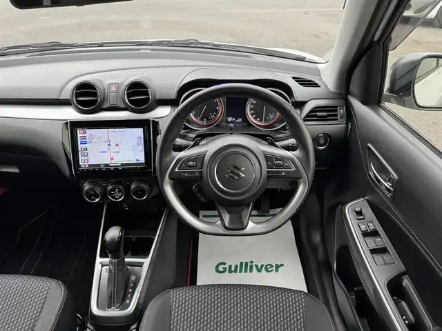 スズキ スイフト RSt 千葉県 2017(平29)年 2.9万km ピュアホワイトP ワンオーナー/純正ＳＤナビ/フルセグＴＶ/Bluetooth/全方位カメラ/衝突軽減ブレーキ/レーンキープアシスト/ビルトインＥＴＣ/クルーズコントロール/パドルシフト/ステアリングスイッチ/ヒートヒーター/LEDヘッドライト/フォグランプ/オートライト/純正16インチアルミホイール/プッシュスタート/スマートキー/電動格納ミラー/ウインカーミラー/横すべり防止/フロアマット/ドアバイザー/ACC/革巻きステアリング/USB